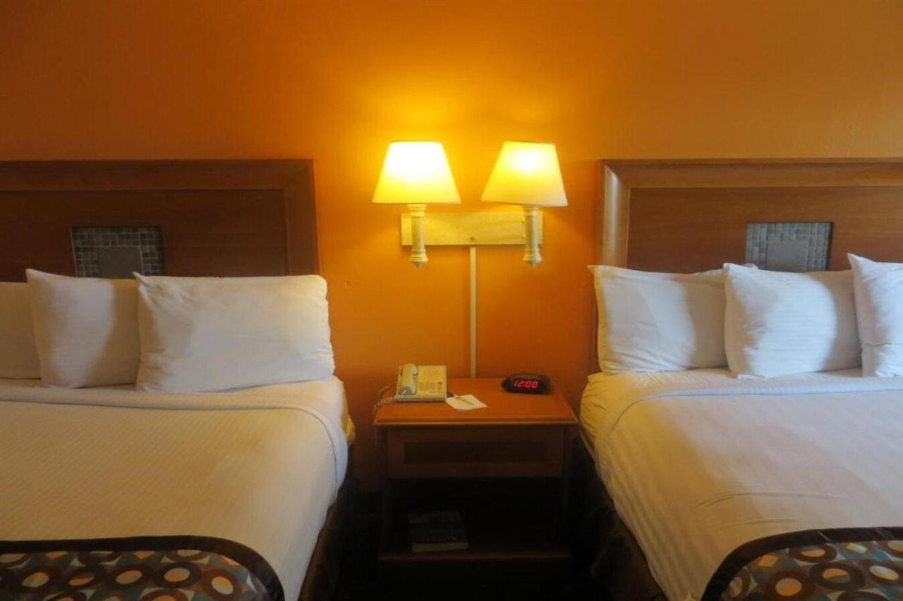 Americas Best Value Inn Austin Exterior photo