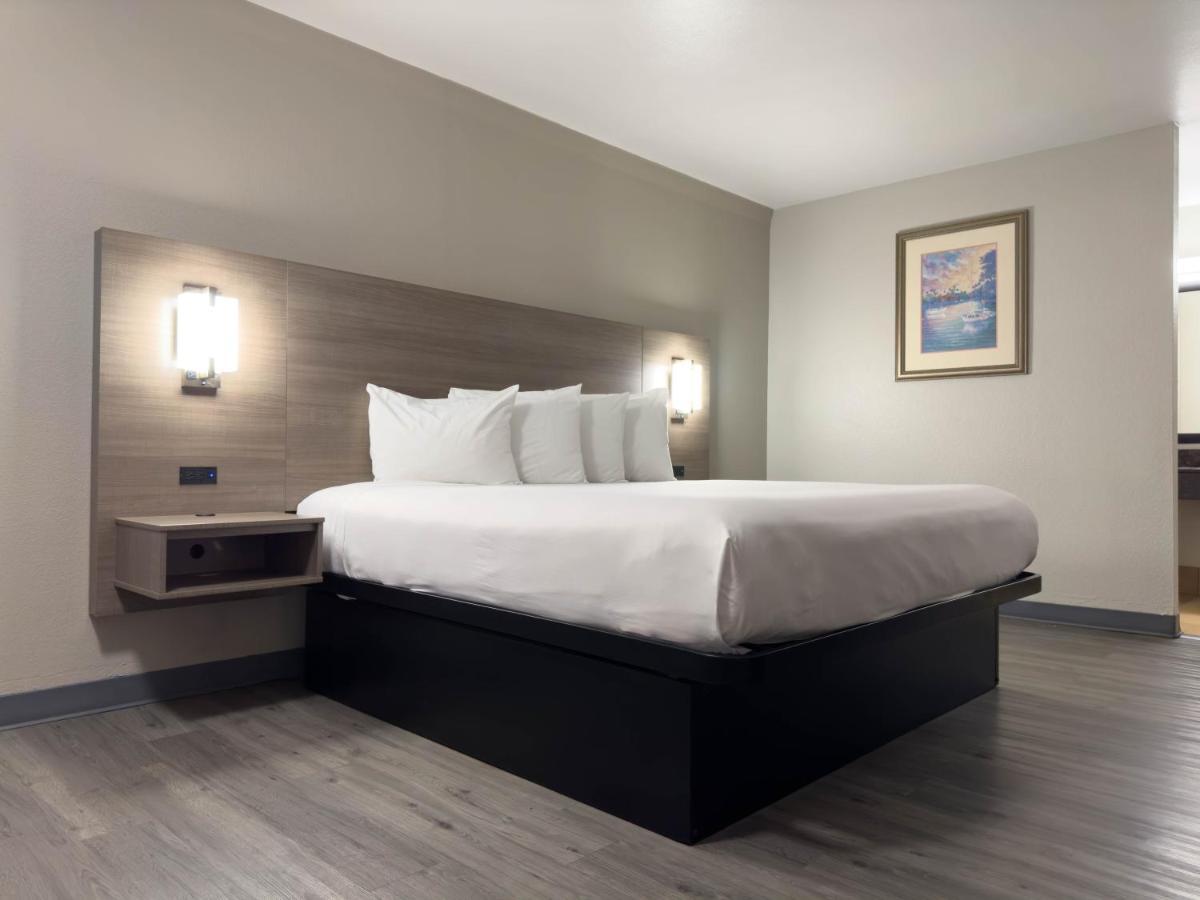 Americas Best Value Inn Austin Exterior photo