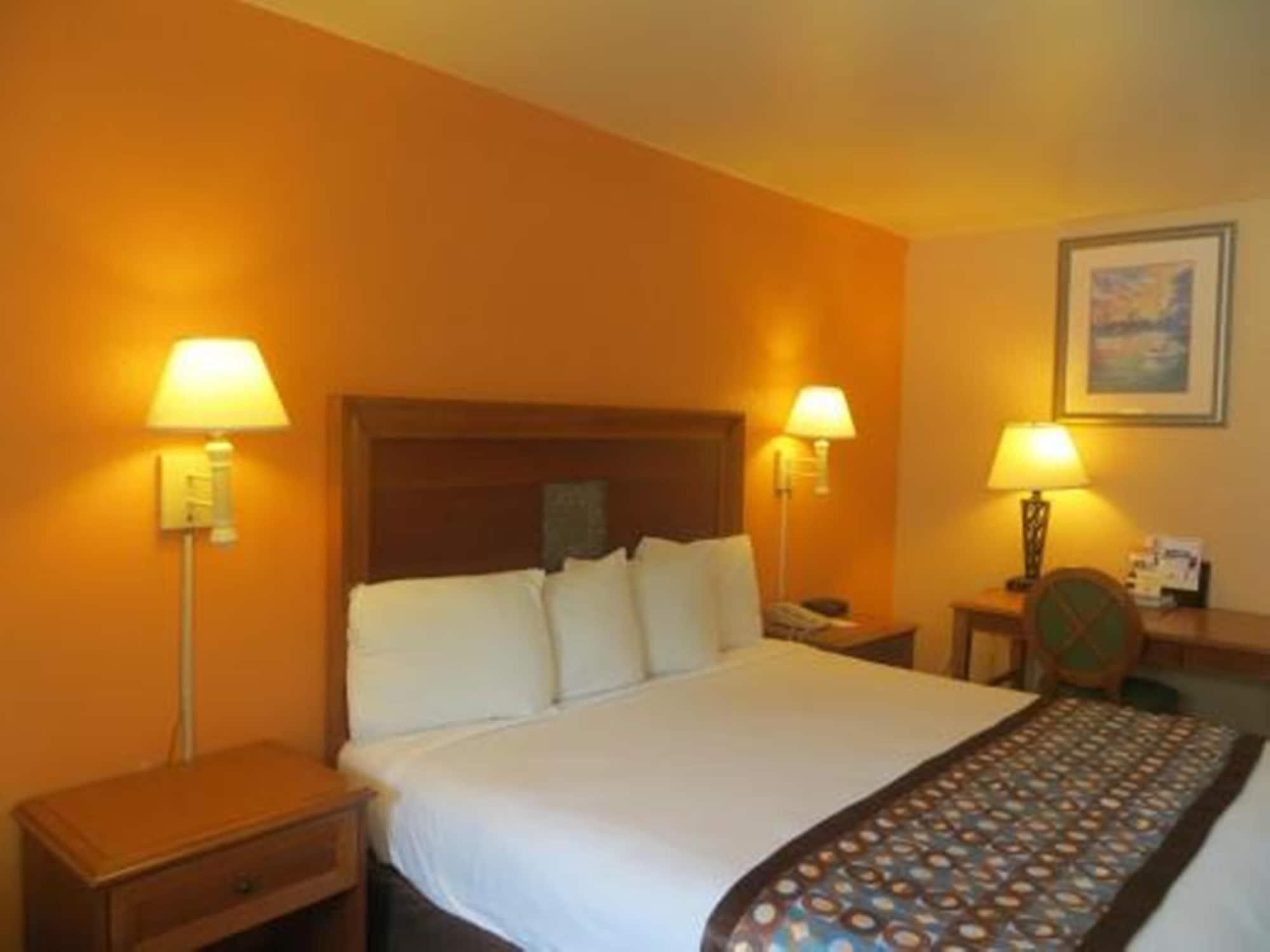 Americas Best Value Inn Austin Exterior photo