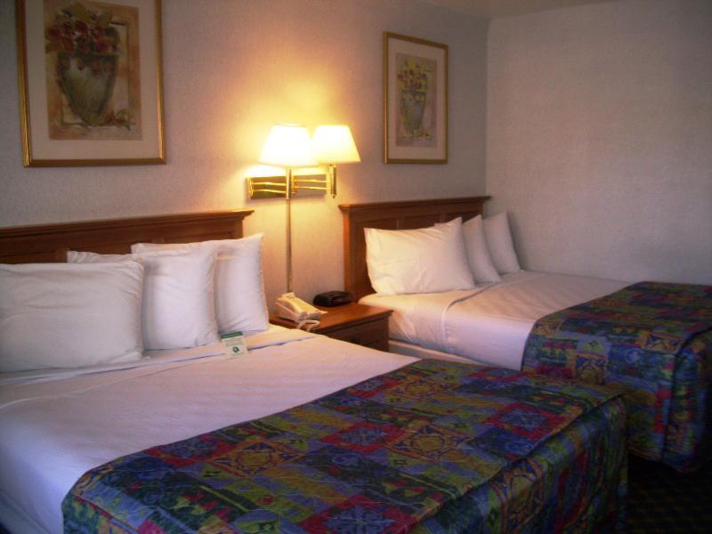 Americas Best Value Inn Austin Exterior photo